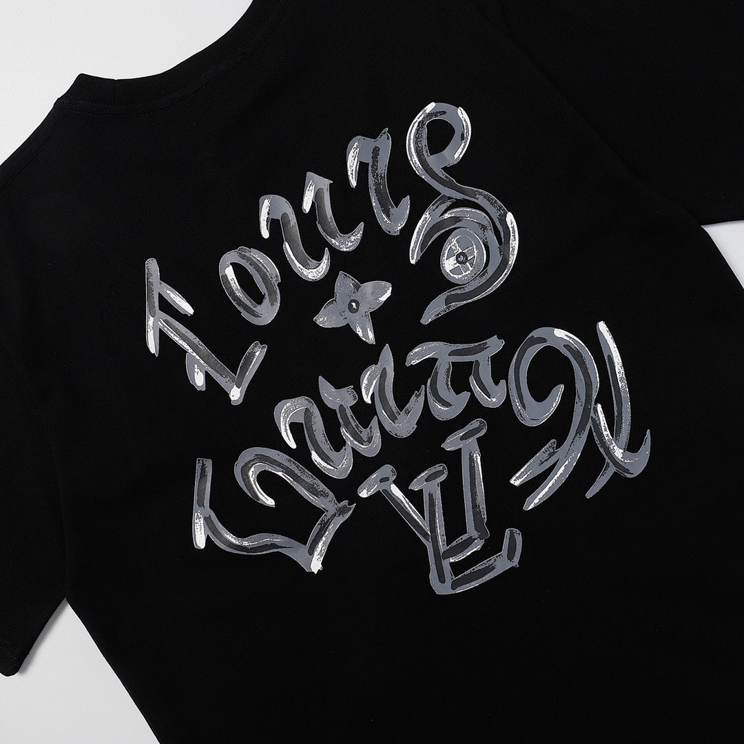 Louis Vuitton T-Shirt Style 330 detail view 4