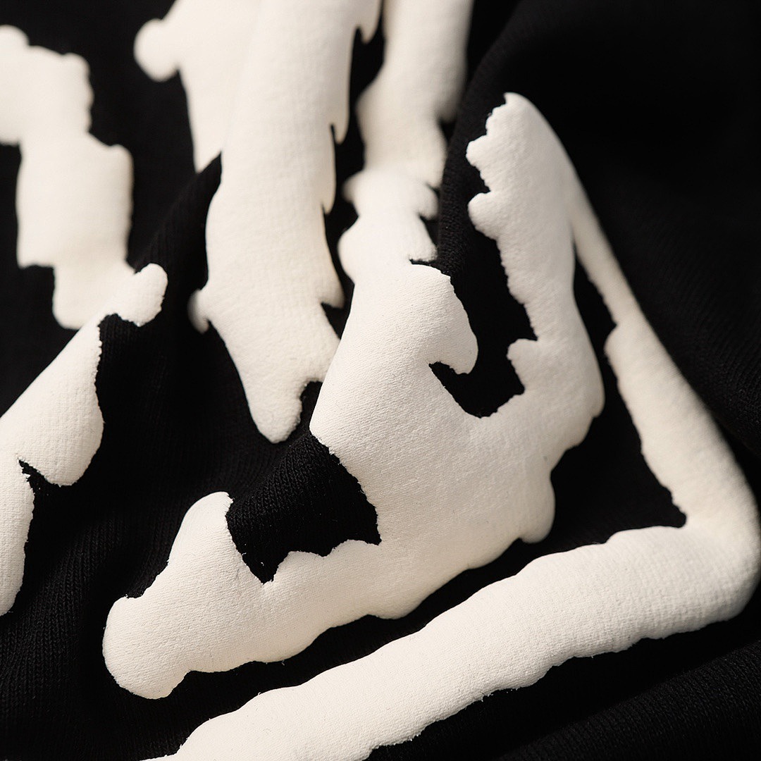 Louis Vuitton T-Shirt Style 331 detail view 3