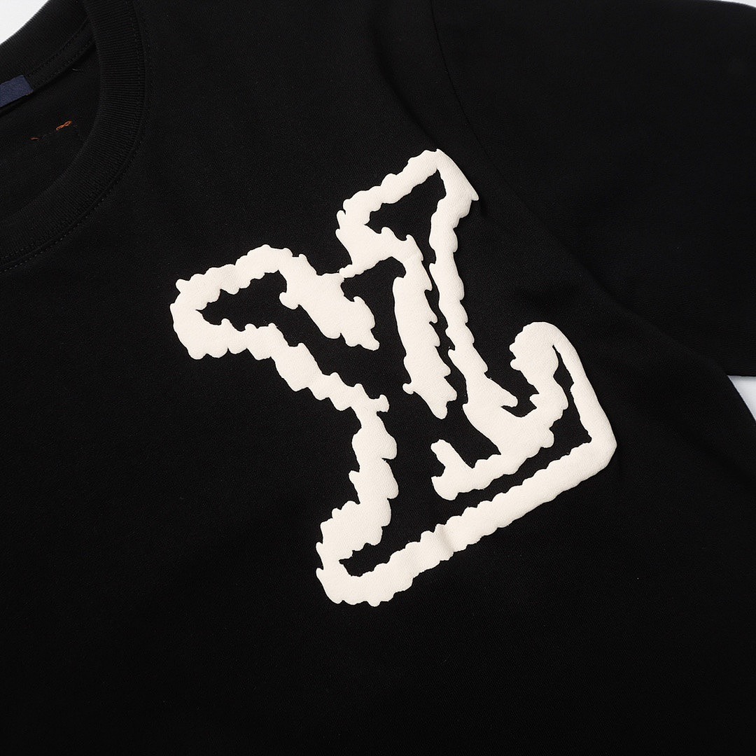 Louis Vuitton T-Shirt Style 331 detail view 4