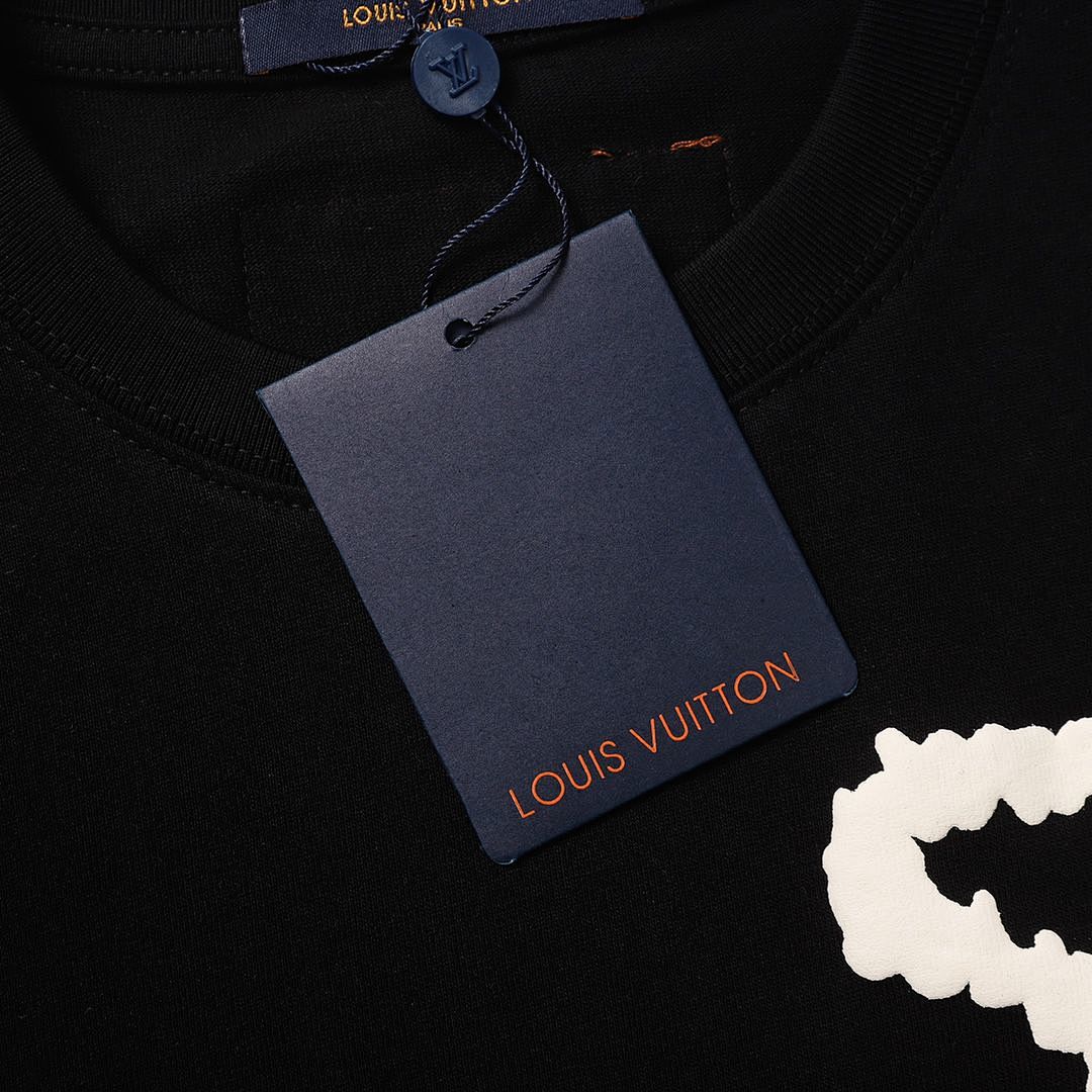 Louis Vuitton T-Shirt Style 331 detail view 6