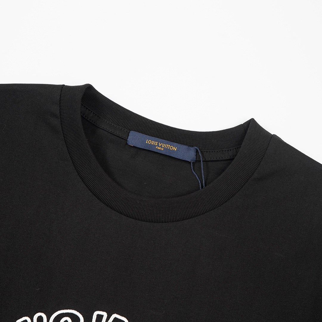 Louis Vuitton T-Shirt Style 332 detail view 4