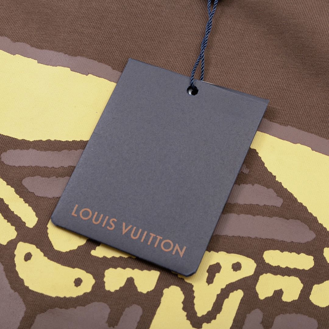 Louis Vuitton T-Shirt Style 337 detail view 4