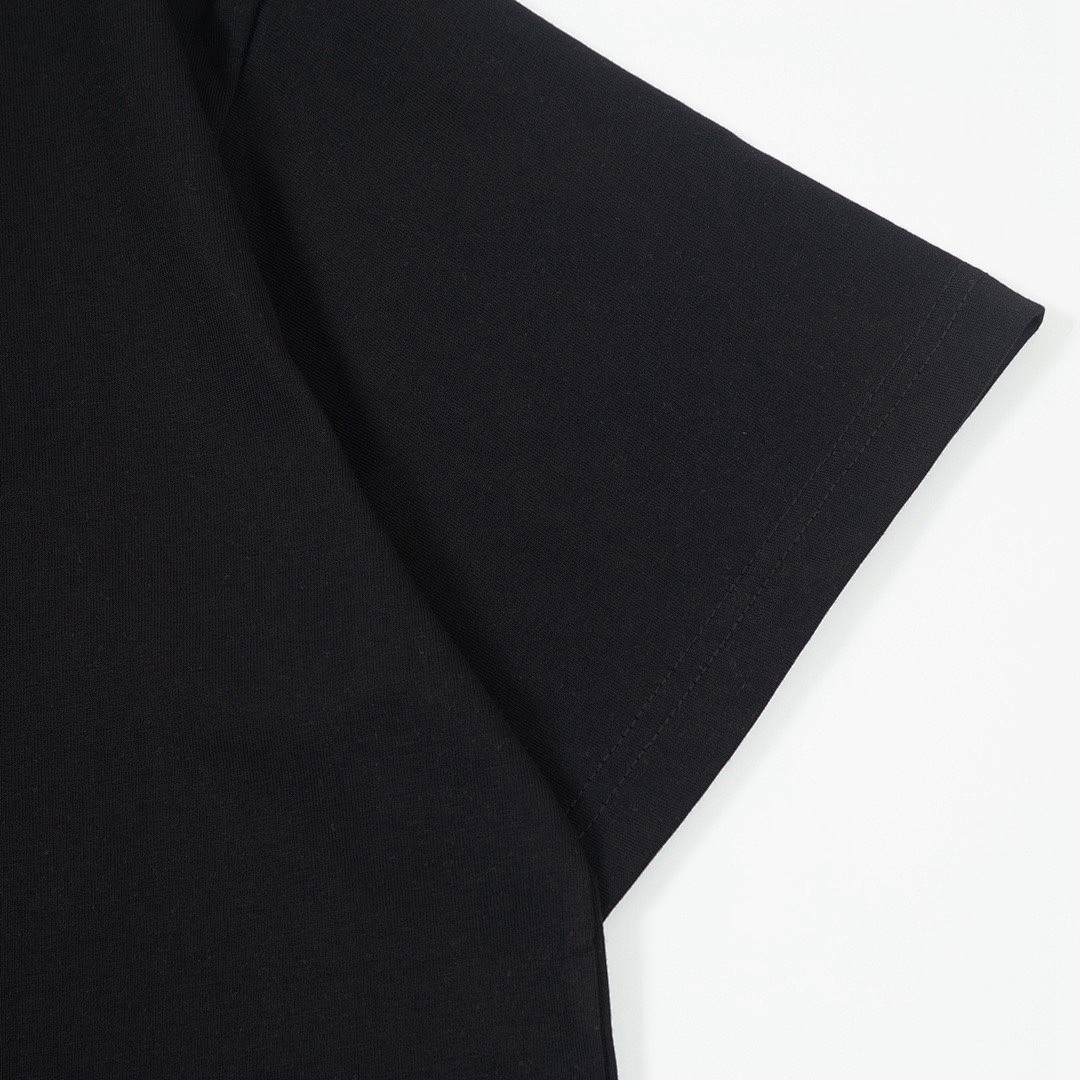 Louis Vuitton T-Shirt Style 342 detail view 2