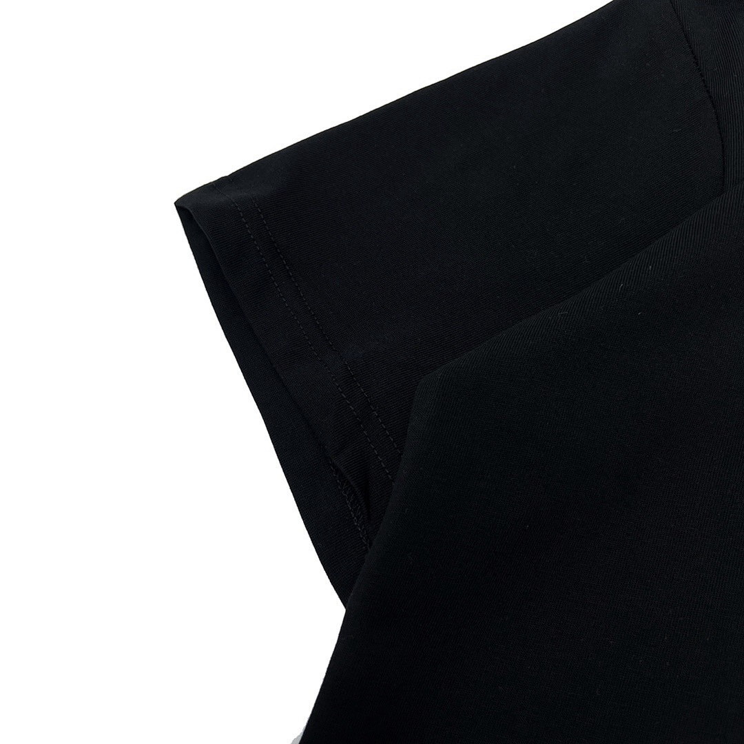 Louis Vuitton T-Shirt Style 343 detail view 4