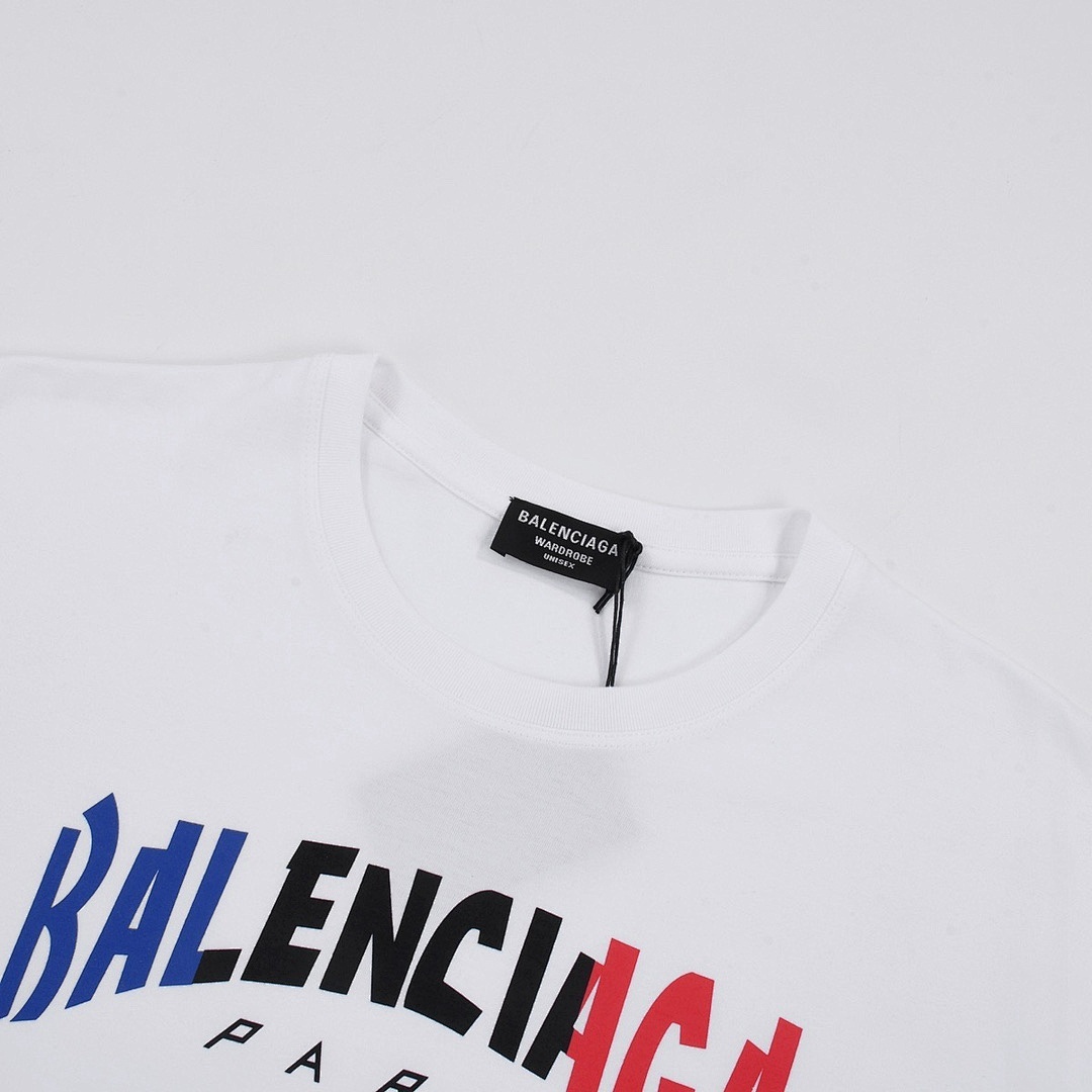 Balenciaga T-Shirt Style 312 detail view 2