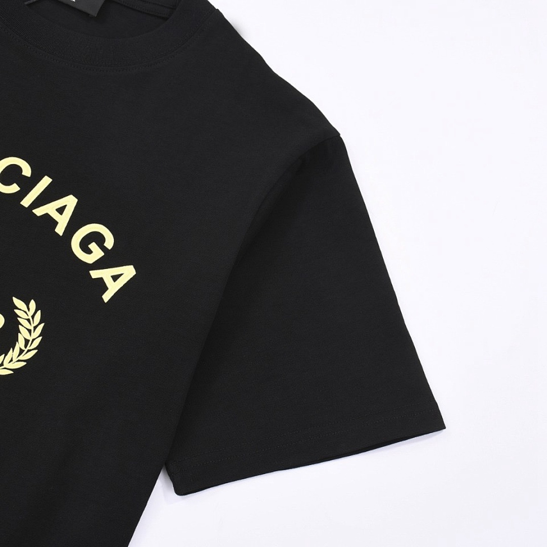 Balenciaga T-Shirt Style 313 detail view 1