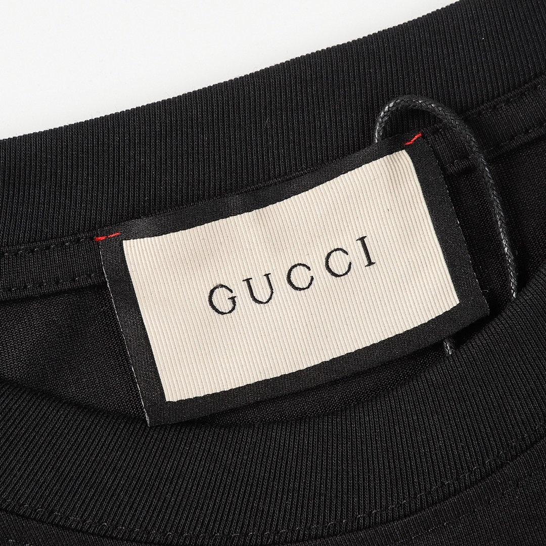 Gucci T-Shirt Style 277 detail view 3