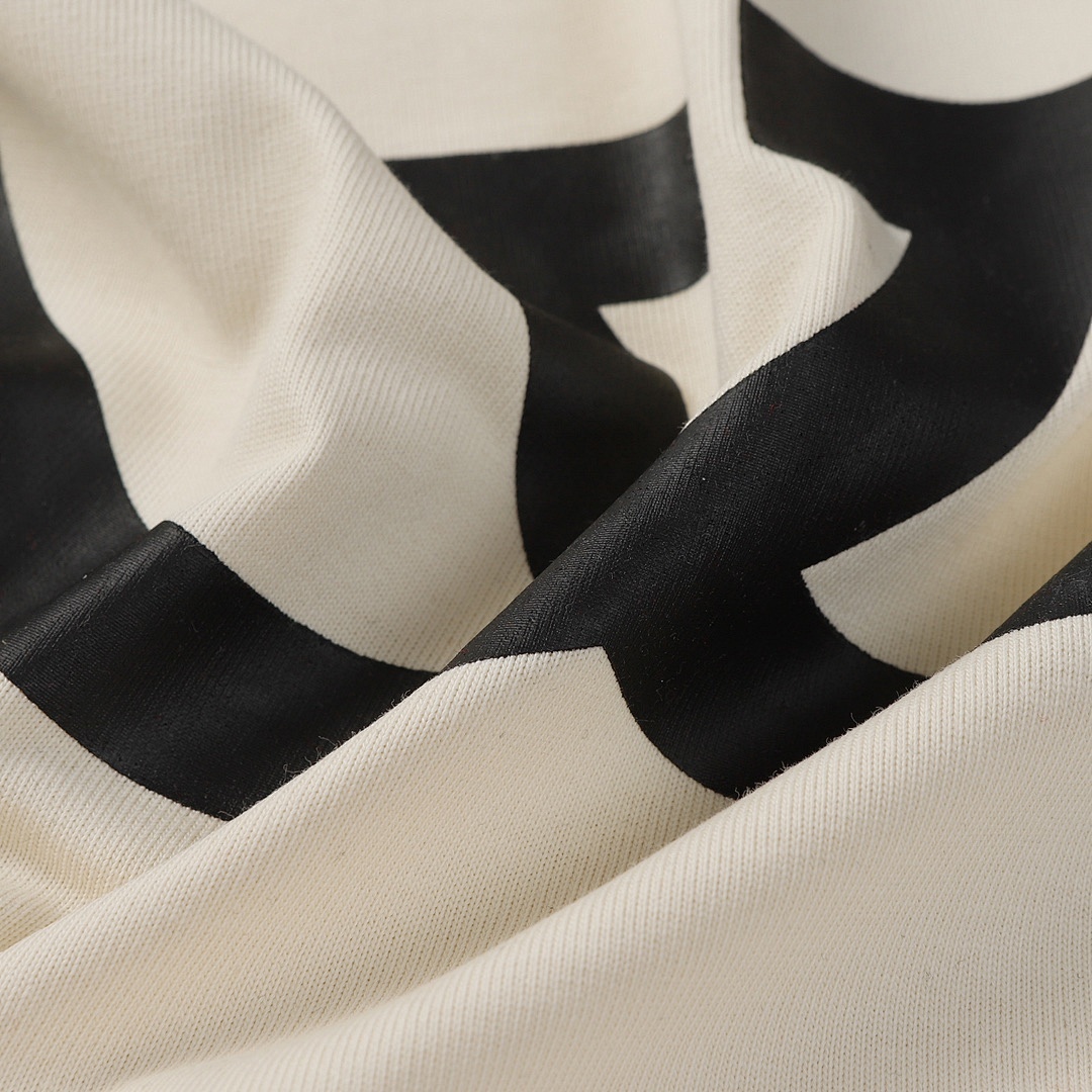 Gucci T-Shirt Style 281 detail view 5