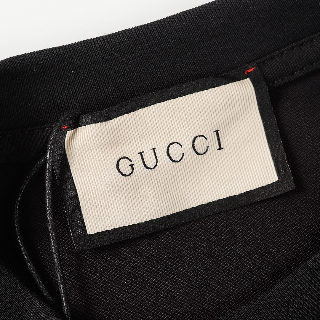 Gucci T-Shirt Style 282 detail view 3