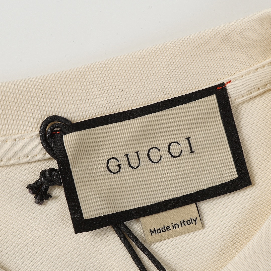 Gucci T-Shirt Style 284 detail view 2