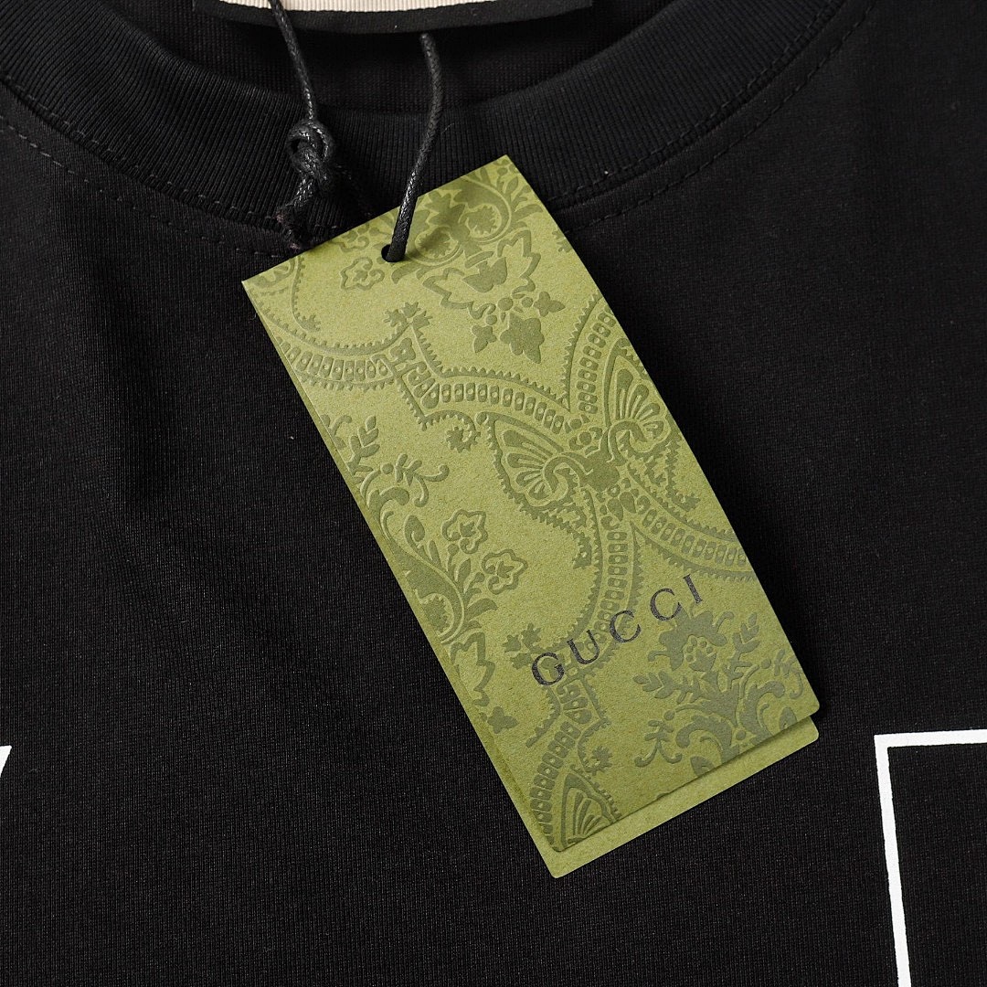 Gucci T-Shirt Style 285 detail view 2