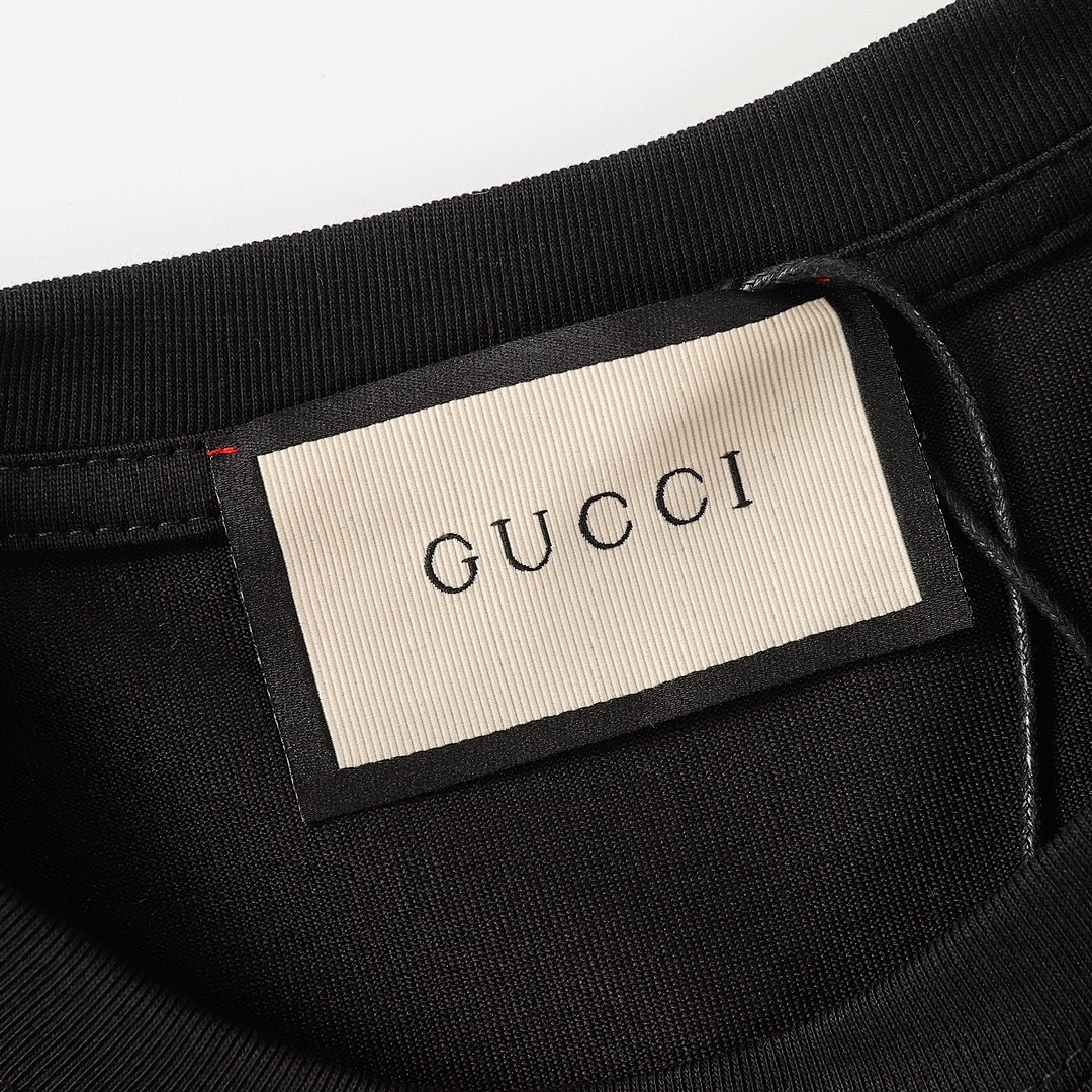 Gucci T-Shirt Style 286 detail view 4