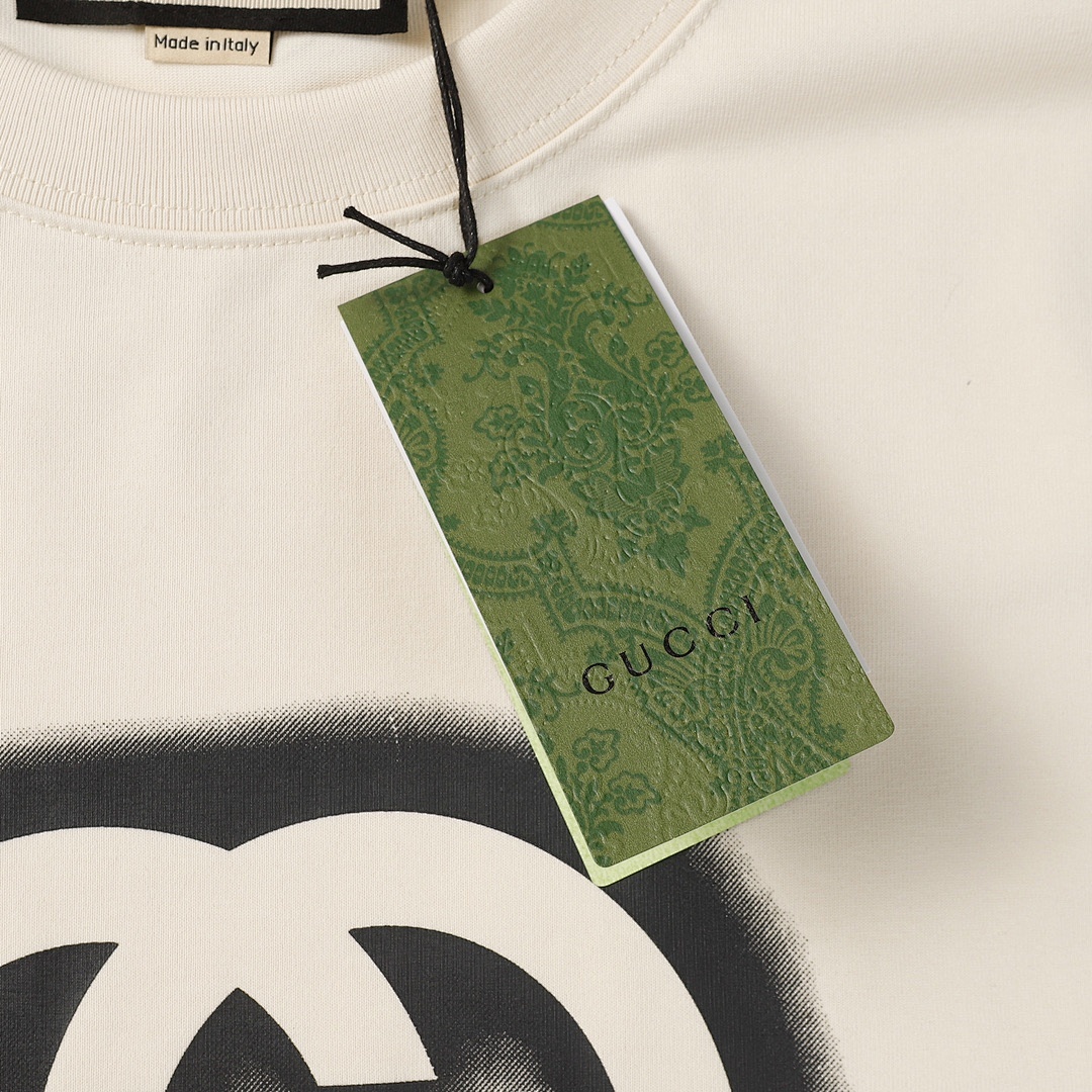 Gucci T-Shirt Style 297 detail view 5