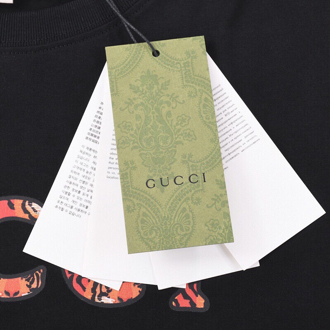 Gucci T-Shirt Style 304 detail view 1