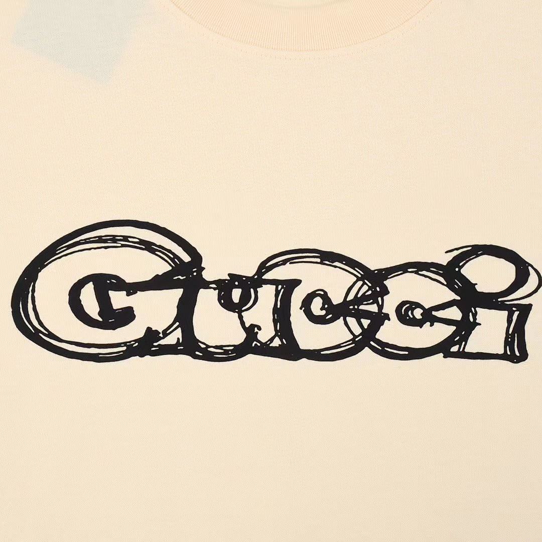 Gucci T-Shirt Style 390 detail view 1
