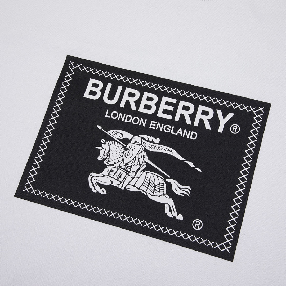 Burberry T-Shirt Style 064 detail view 2