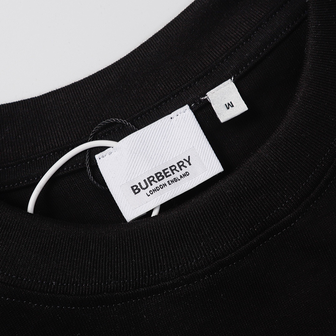 Burberry T-Shirt Style 070 detail view 5
