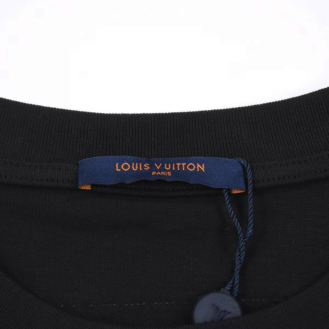 Louis Vuitton T-Shirt Style 369 detail view 2