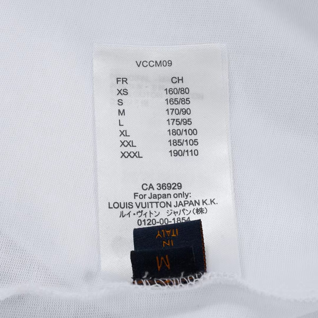 Louis Vuitton T-Shirt Style 370 detail view 1