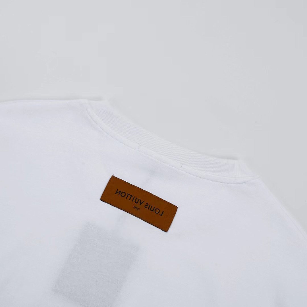 Louis Vuitton T-Shirt Style 370 detail view 3