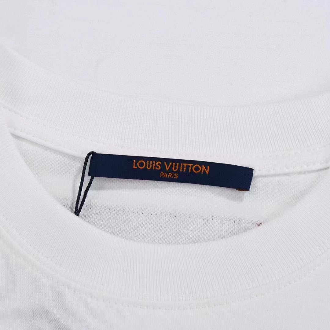 Louis Vuitton T-Shirt Style 371 detail view 4