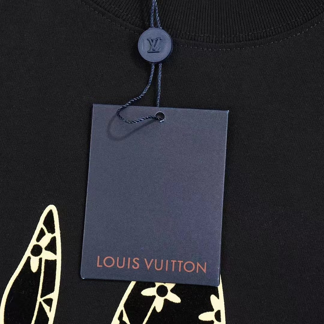 Louis Vuitton T-Shirt Style 372 main view