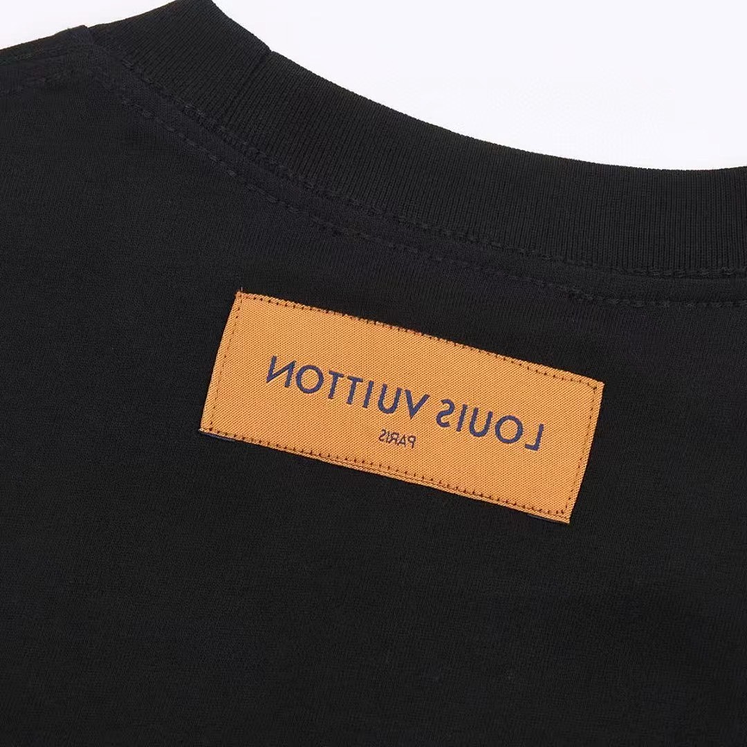 Louis Vuitton T-Shirt Style 372 detail view 1