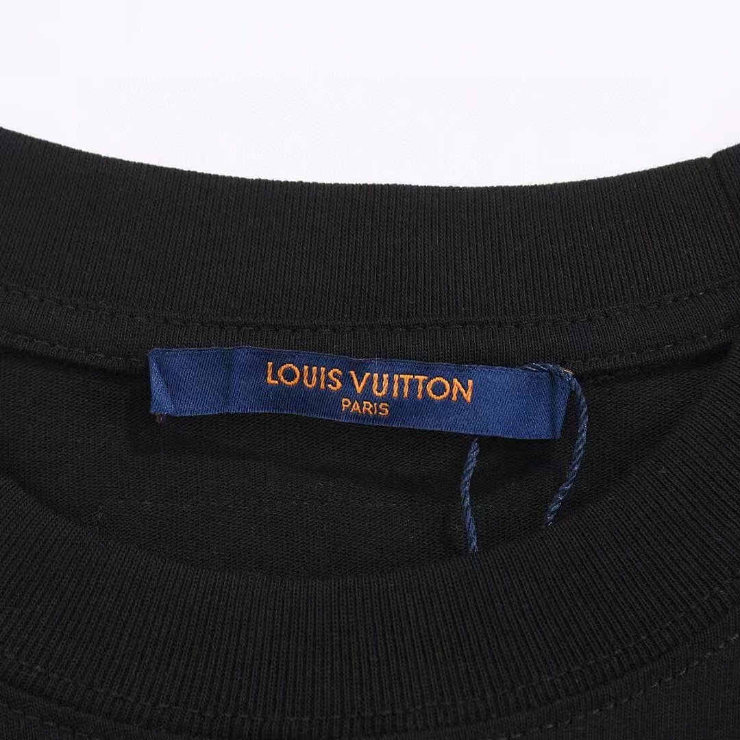 Louis Vuitton T-Shirt Style 372 detail view 3