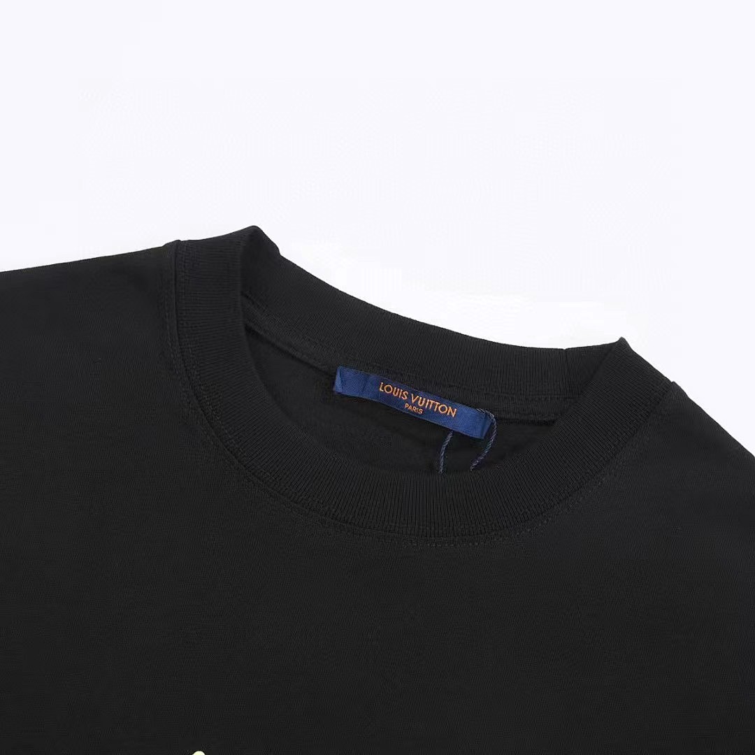 Louis Vuitton T-Shirt Style 372 detail view 6