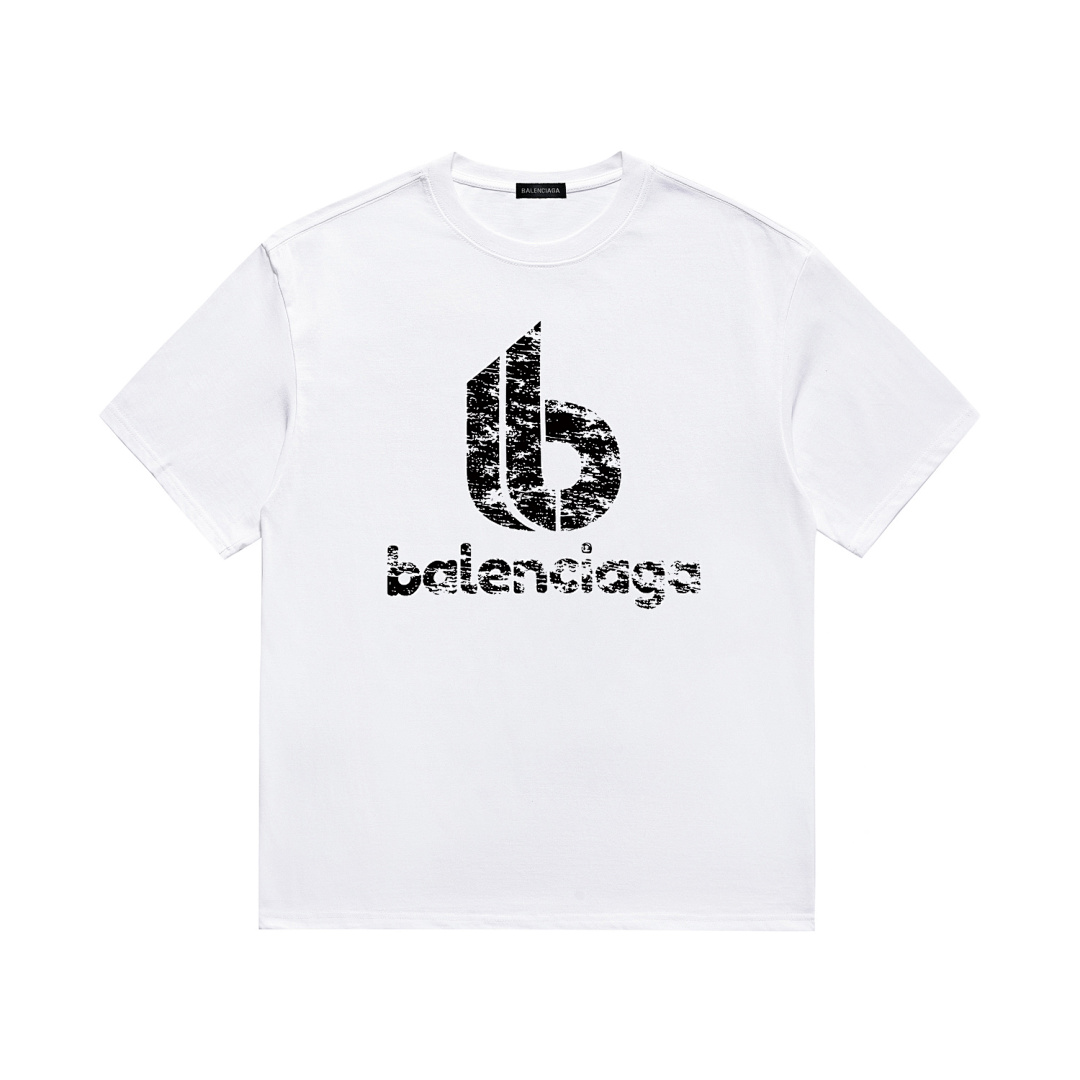 Balenciaga T-Shirt Style 385 detail view 1