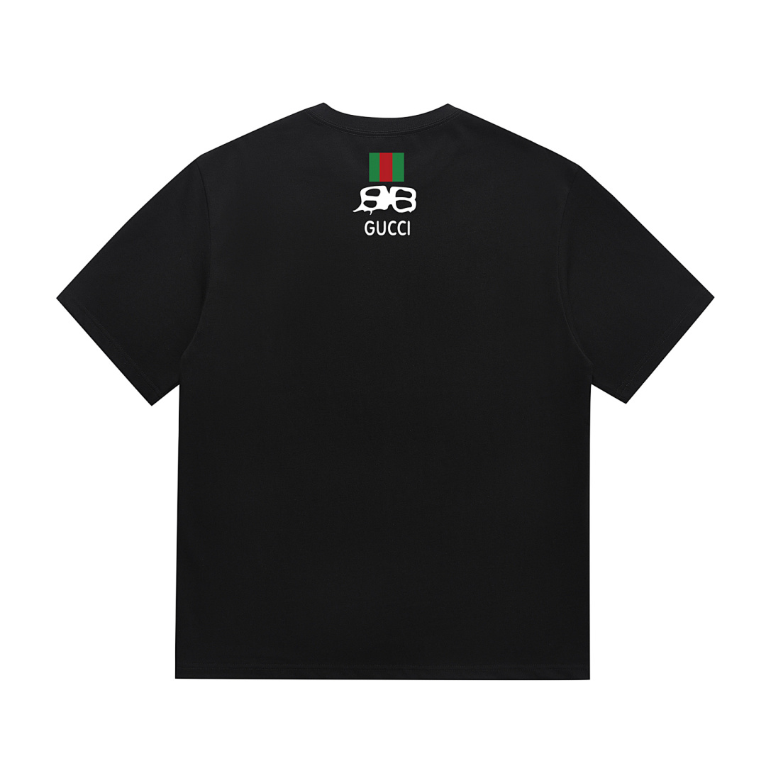 Balenciaga T-Shirt Style 411 detail view 1