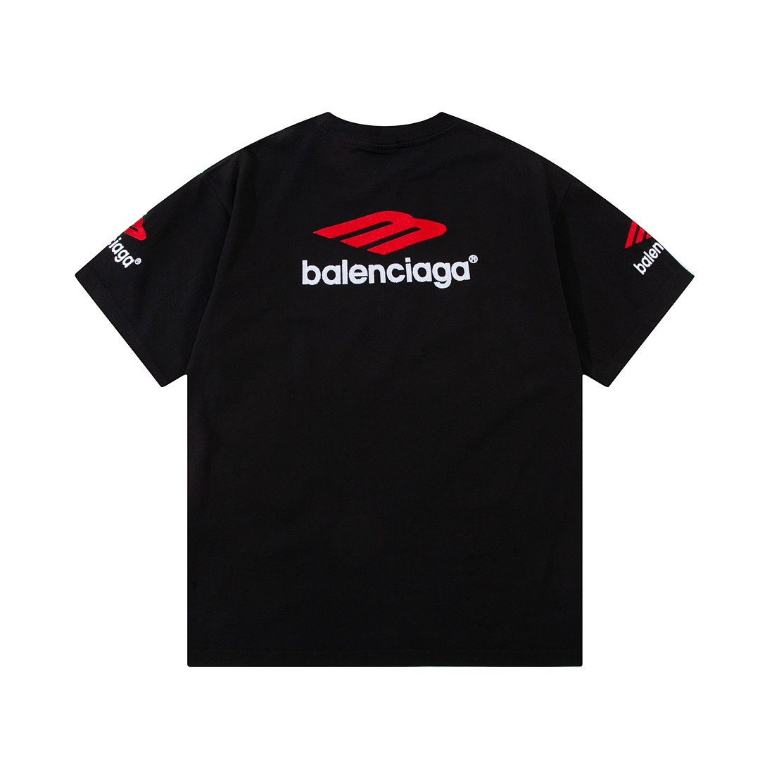 Balenciaga T-Shirt Style 415 detail view 1