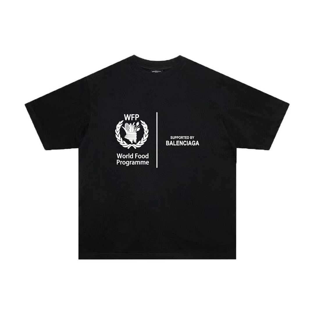 Balenciaga T-Shirt Style 421 detail view 3