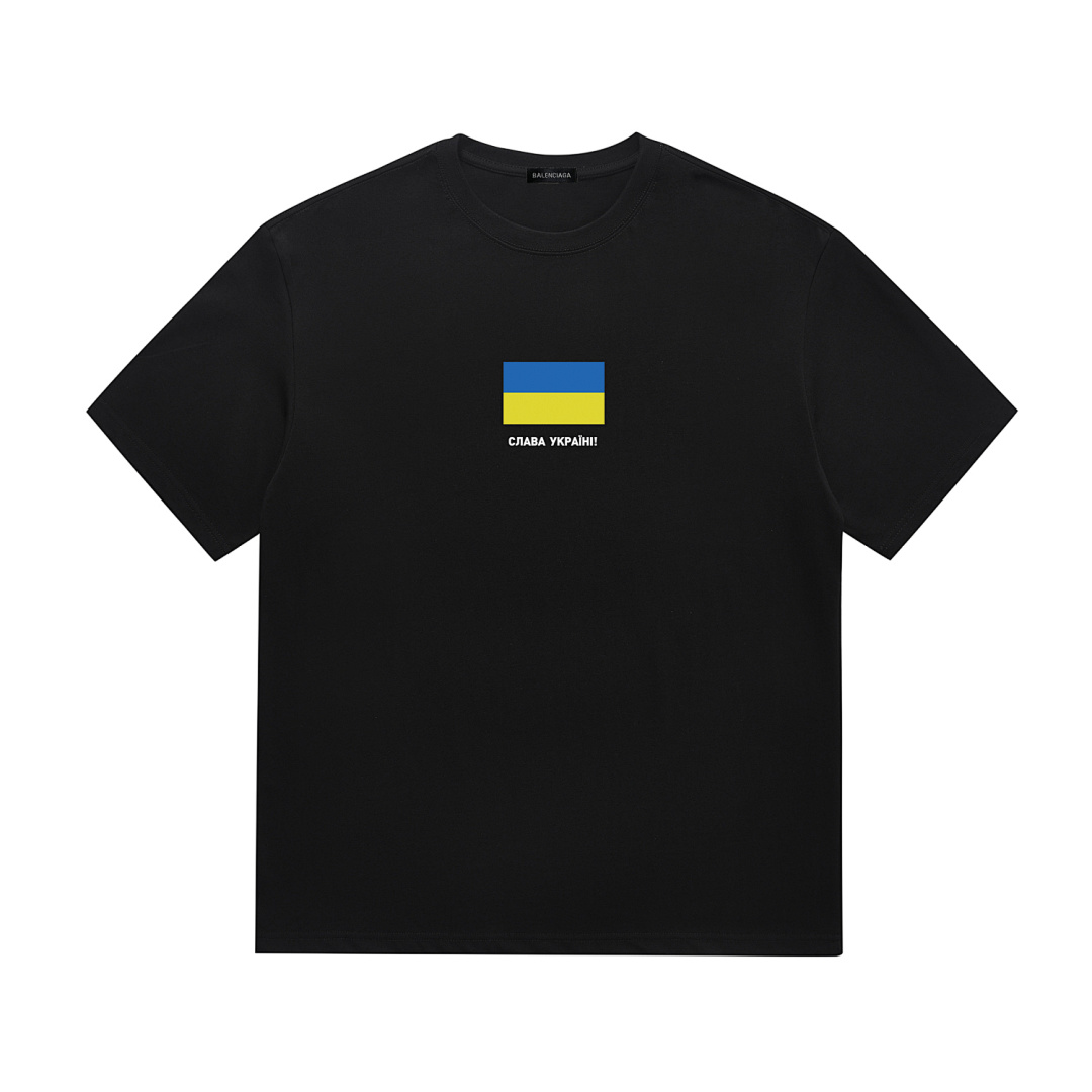 Balenciaga T-Shirt Style 502 detail view 1