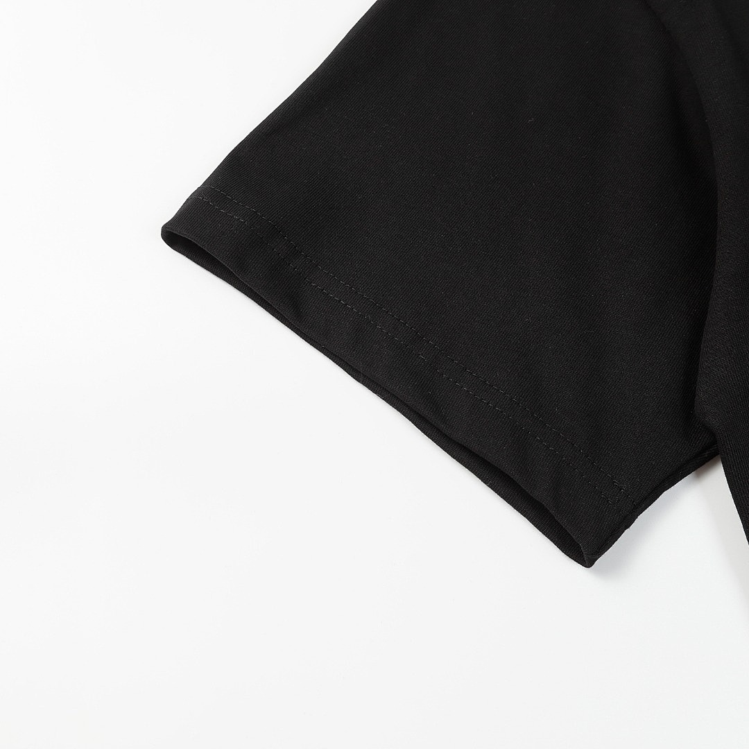 Balenciaga T-Shirt Style 513 detail view 4