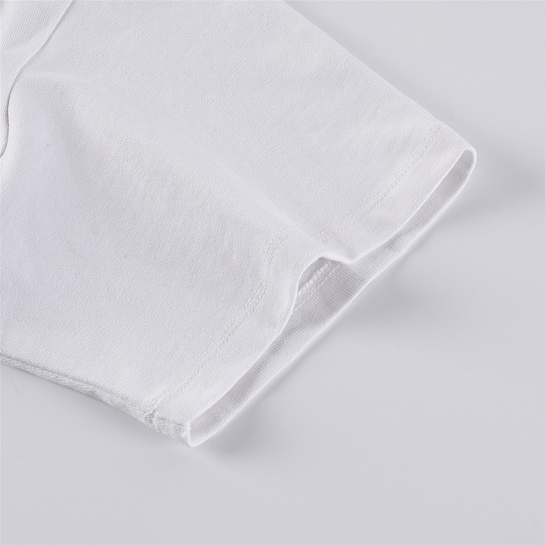 Balenciaga T-Shirt Style 561 detail view 5