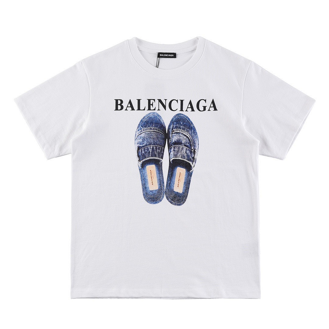 Balenciaga T-Shirt Style 561 detail view 6