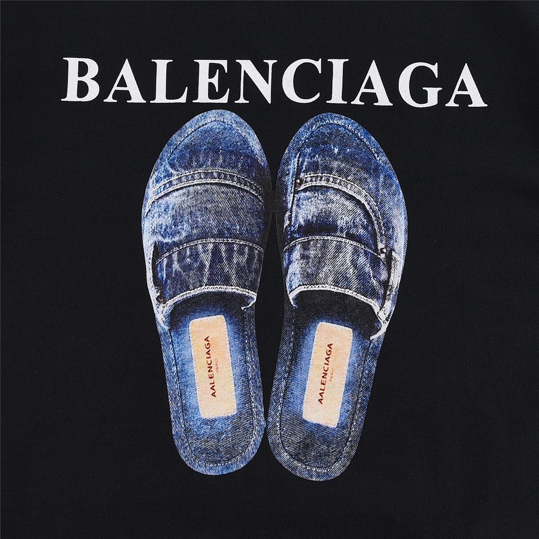 Balenciaga T-Shirt Style 562 main view