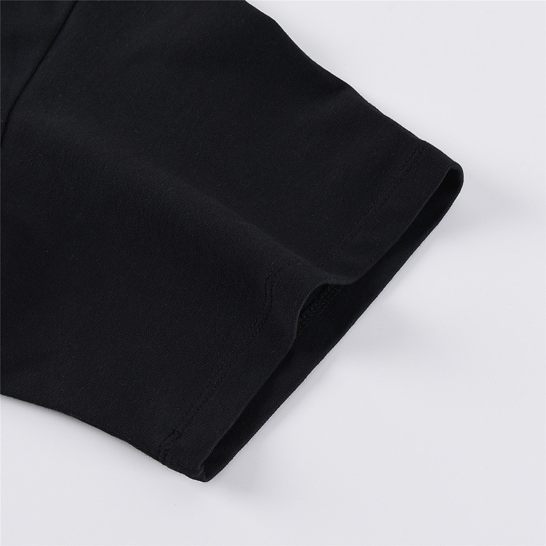 Balenciaga T-Shirt Style 562 detail view 4