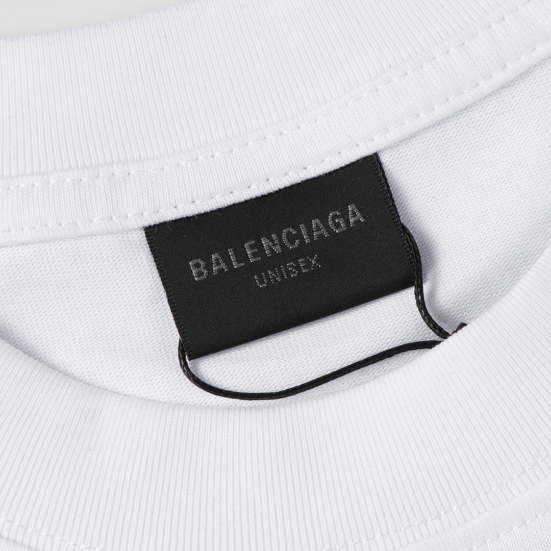 Balenciaga T-Shirt Style 563 detail view 2