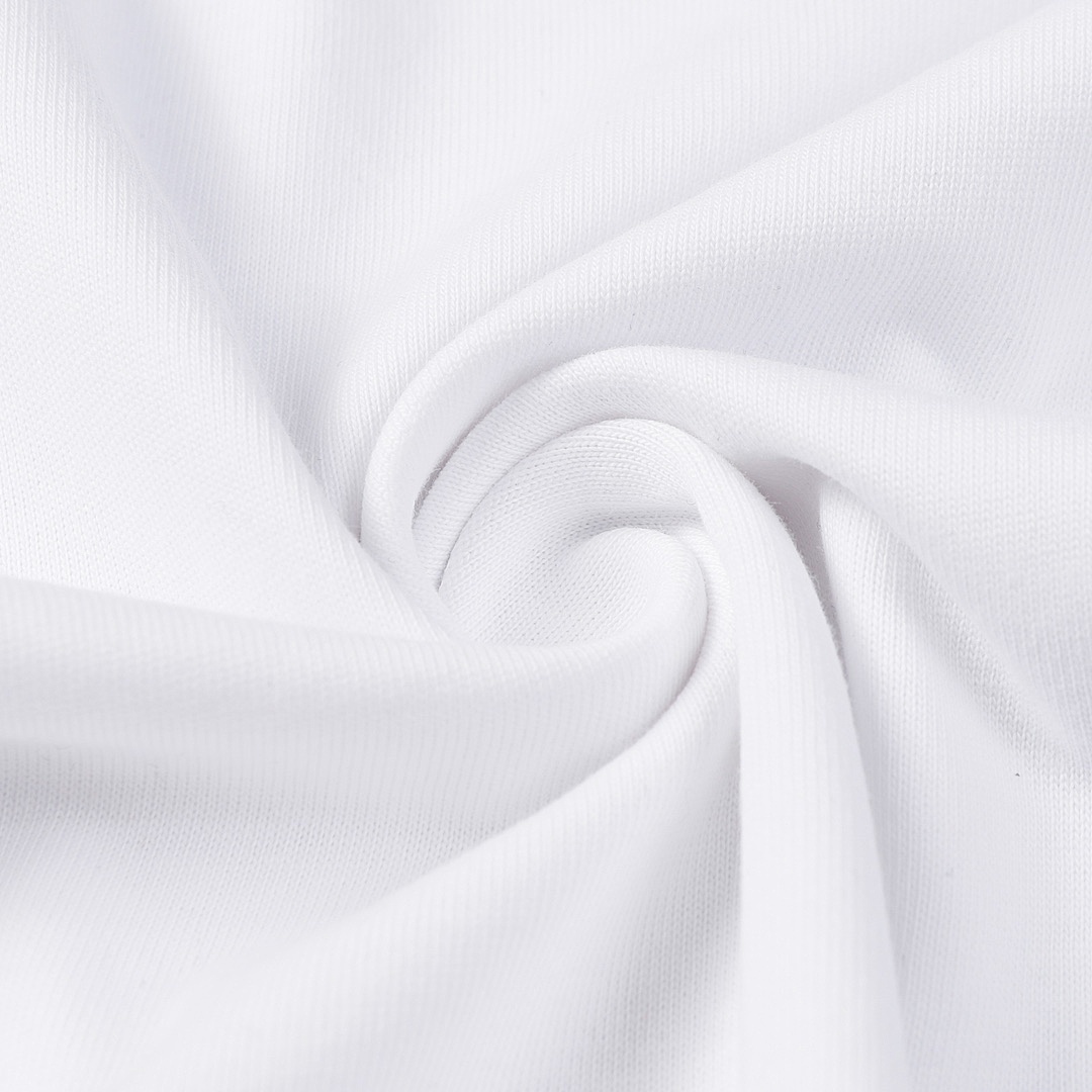 Balenciaga T-Shirt Style 563 detail view 5