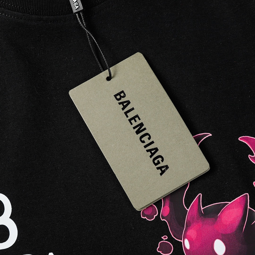 Balenciaga T-Shirt Style 564 detail view 1