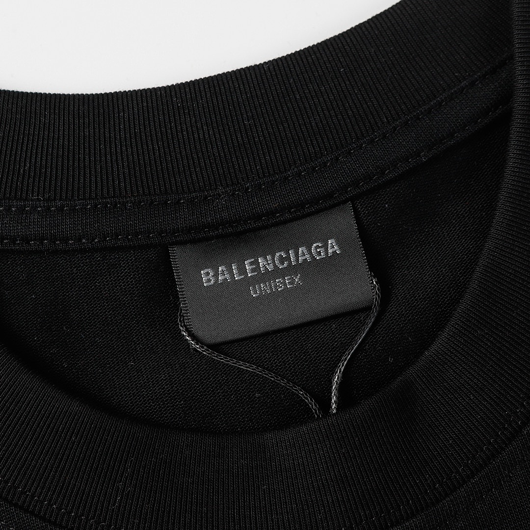 Balenciaga T-Shirt Style 564 detail view 2