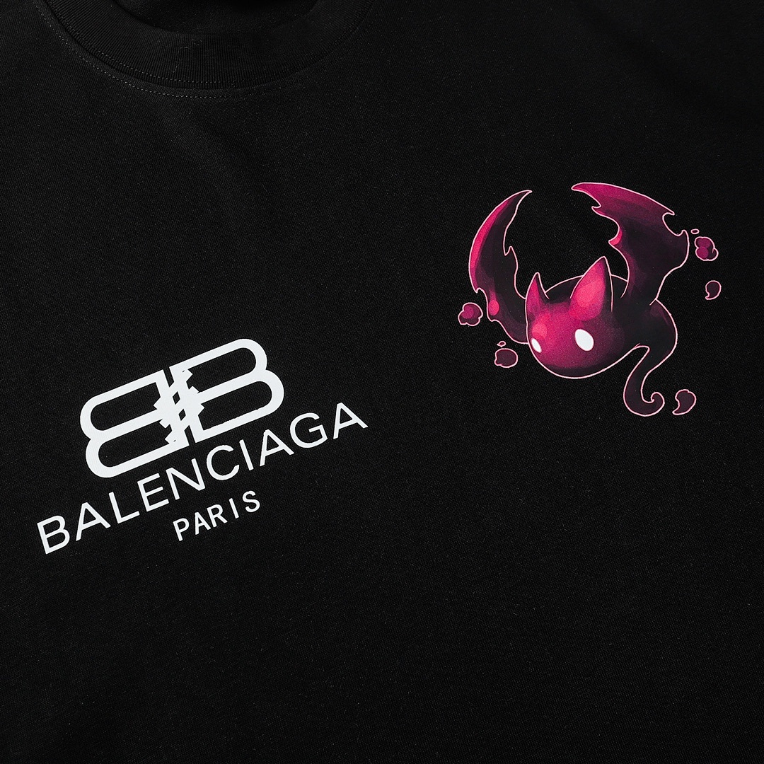 Balenciaga T-Shirt Style 564 detail view 3
