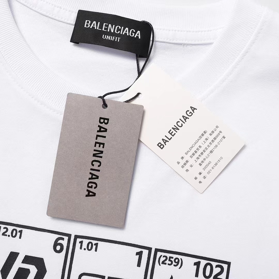 Balenciaga T-Shirt Style 582 detail view 1