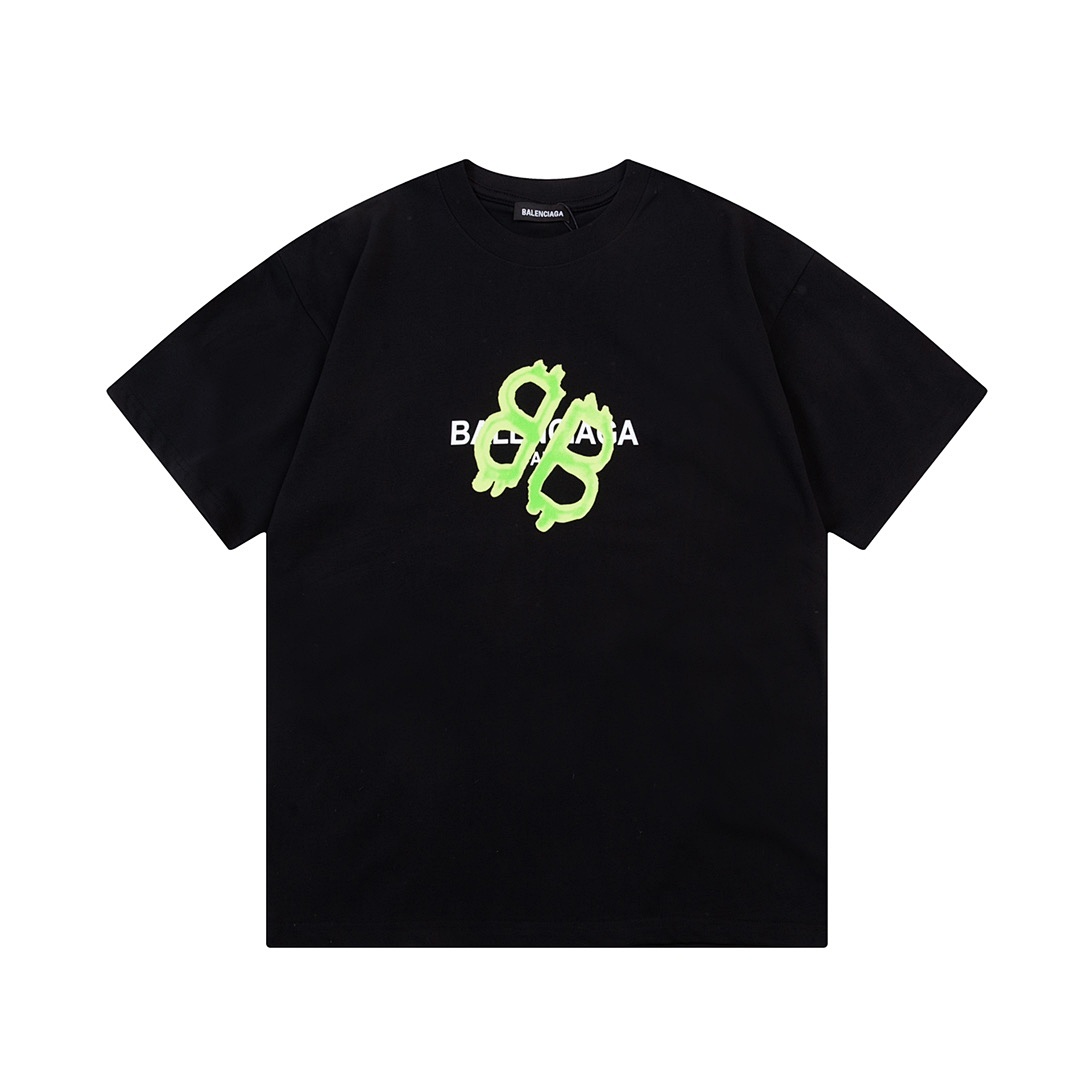 Balenciaga T-Shirt Style 606 detail view 1