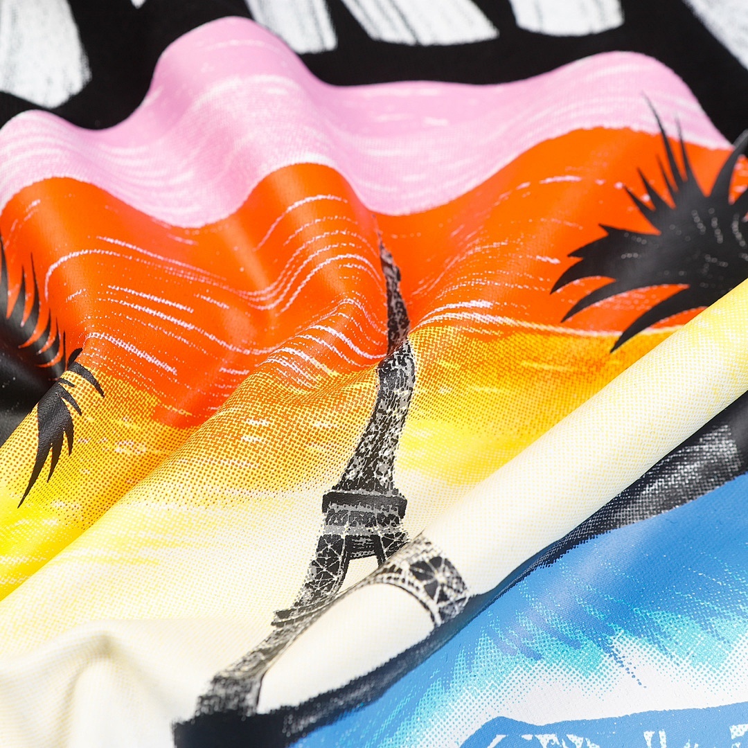 Balenciaga T-Shirt Style 615 detail view 2