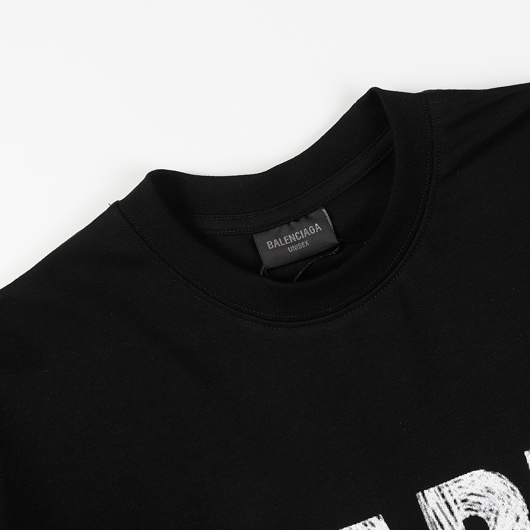Balenciaga T-Shirt Style 615 detail view 5