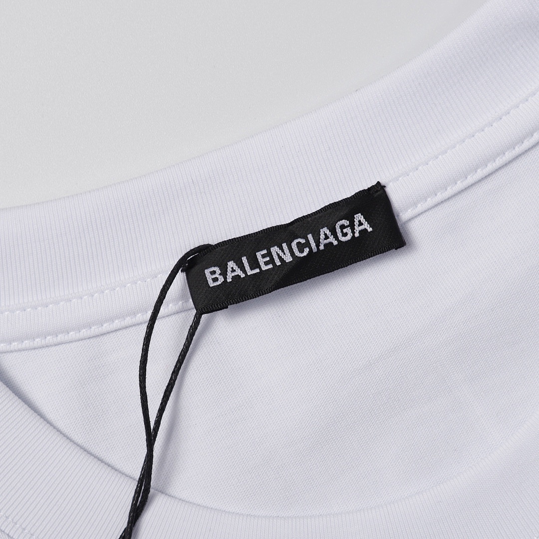 Balenciaga T-Shirt Style 623 detail view 2