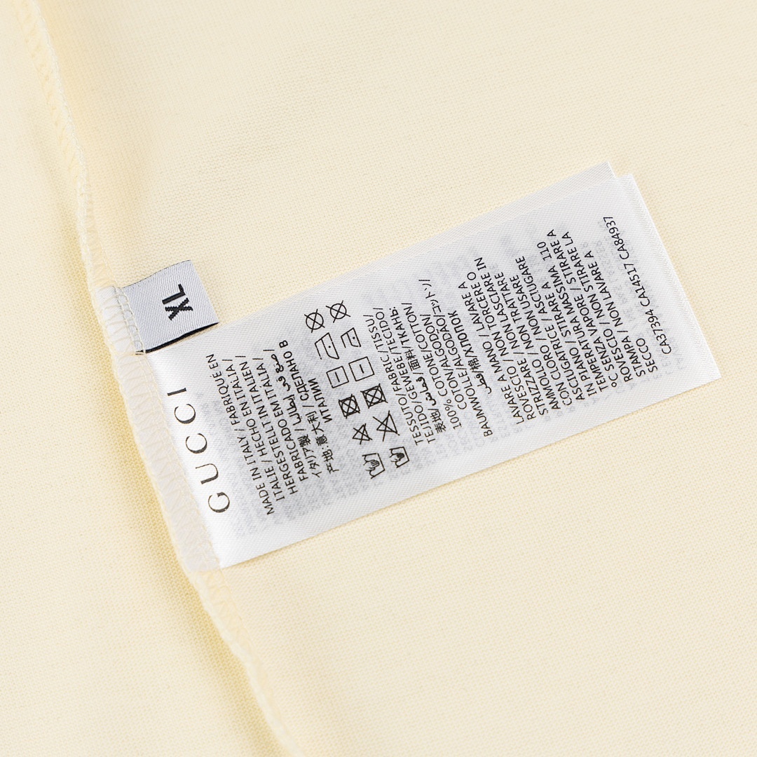 Gucci T-Shirt Style 420 detail view 2